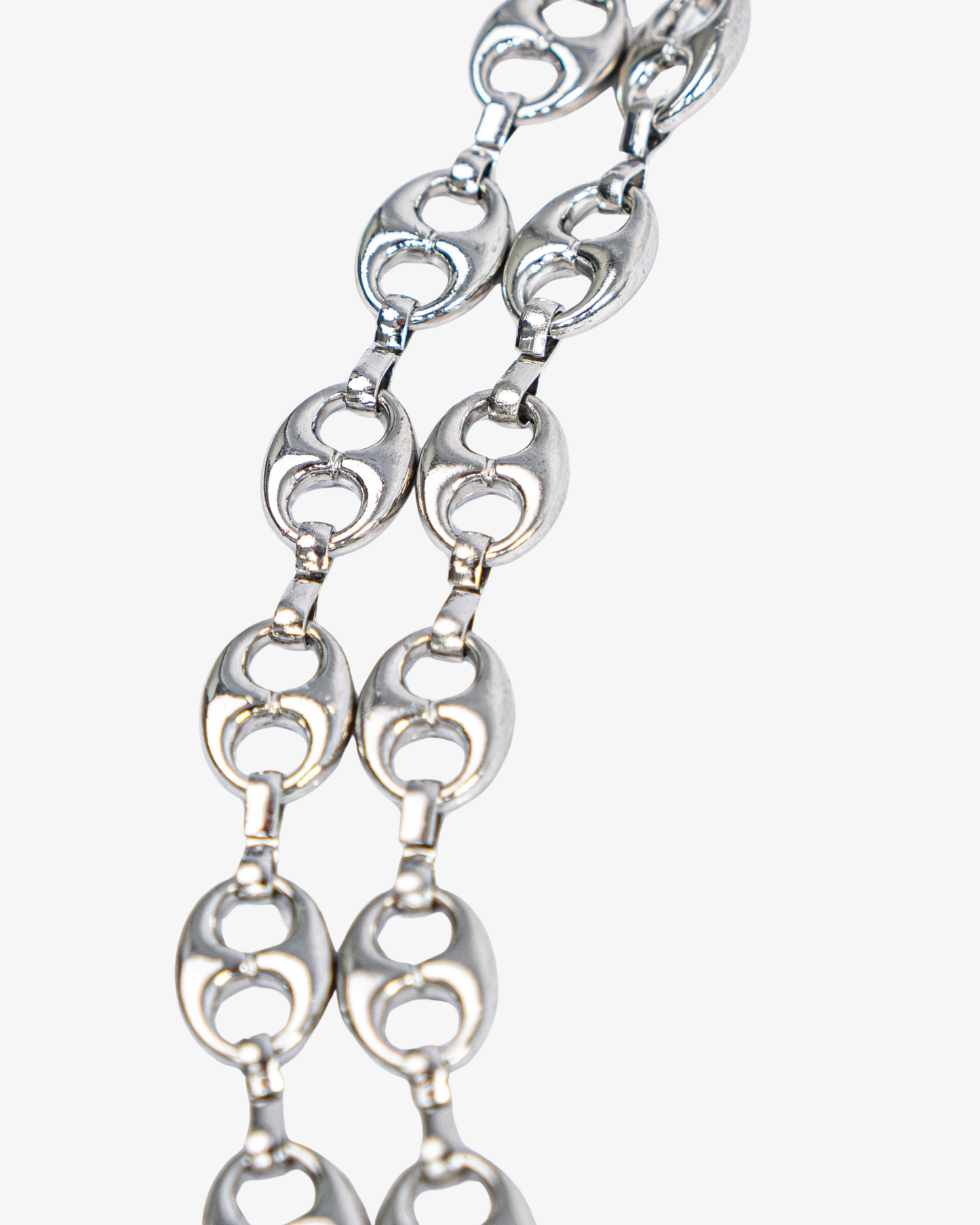 DOUBLE O KEYCHAIN.