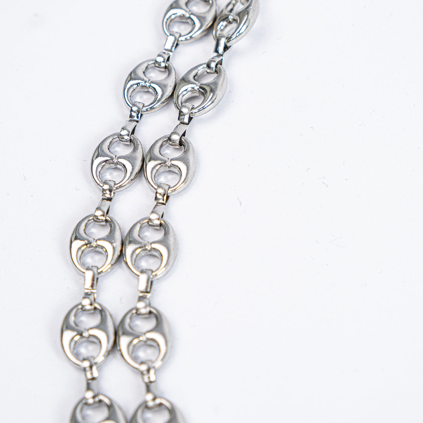 DOUBLE O KEYCHAIN.